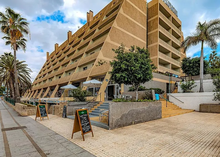 Apartment Newly Reformed With Sea View And Pool, Near The Beach, In Playa De Americas