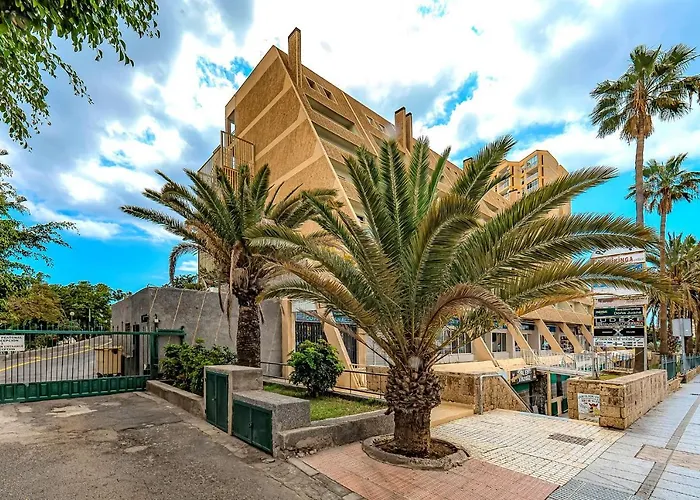 Apartment Newly Reformed With Sea View And Pool, Near The Beach, In Playa De Americas