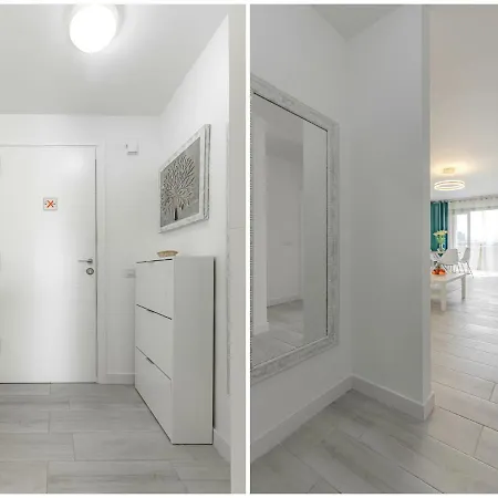 Newly Reformed With Sea View And Pool, Near The Beach, In Playa De Americas Διαμέρισμα *