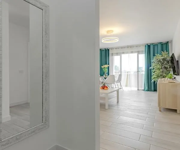 Newly Reformed With Sea View And Pool, Near The Beach, In Playa De Americas * Playa de las Américas