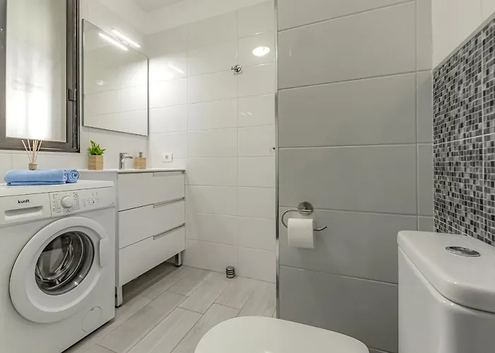 Newly Reformed With Sea View And Pool, Near The Beach, In Playa De Americas Apartman Playa de las Américas